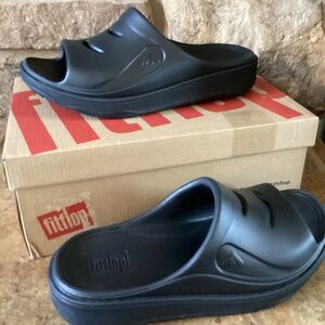 FitFlop Relieff Recovery Foam Slides Size 9 Pewter Black